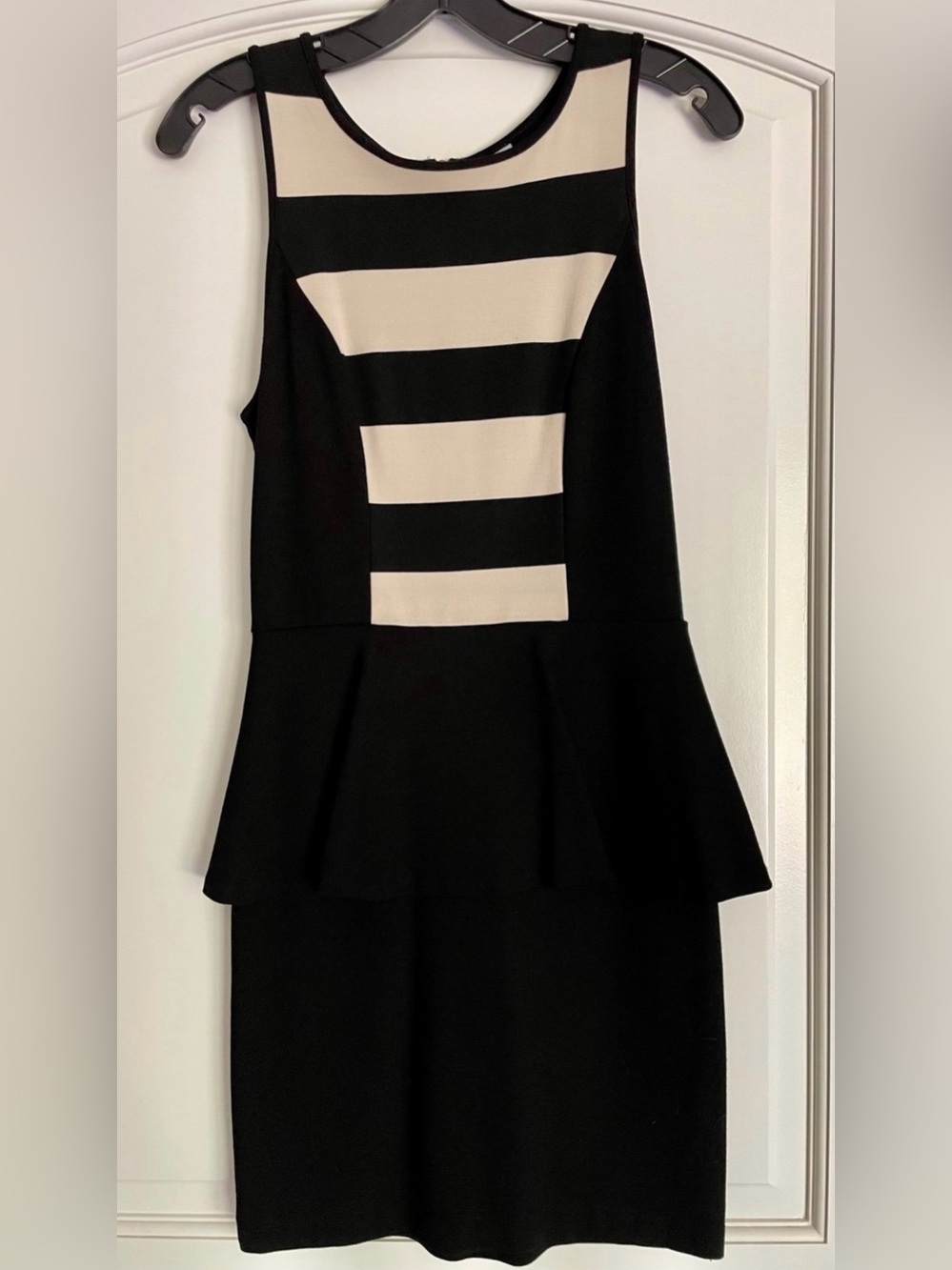 Kensie XS Black Beige Striped Peplum Sheath Dress Sleeveless Knee Length